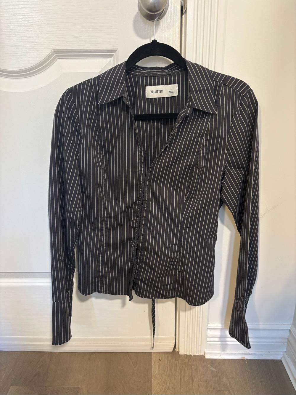 Hollister women’s button up with back tie